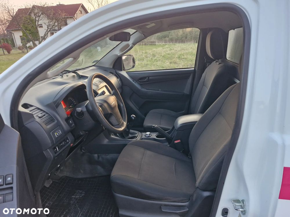 Isuzu D-Max - 9