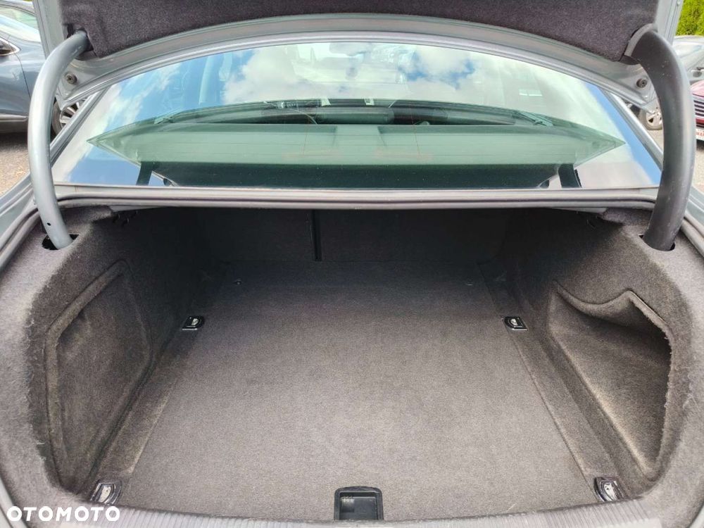 Audi A4 Limousine - 17