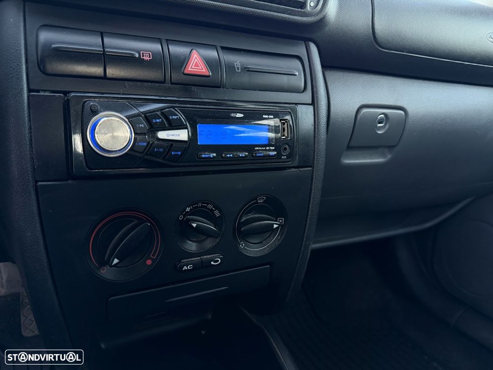 SEAT Leon 1.9 TDI Confort AC+JE - 11