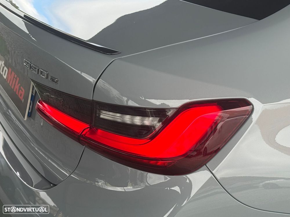 BMW 330 e Pack Desportivo M Auto - 31