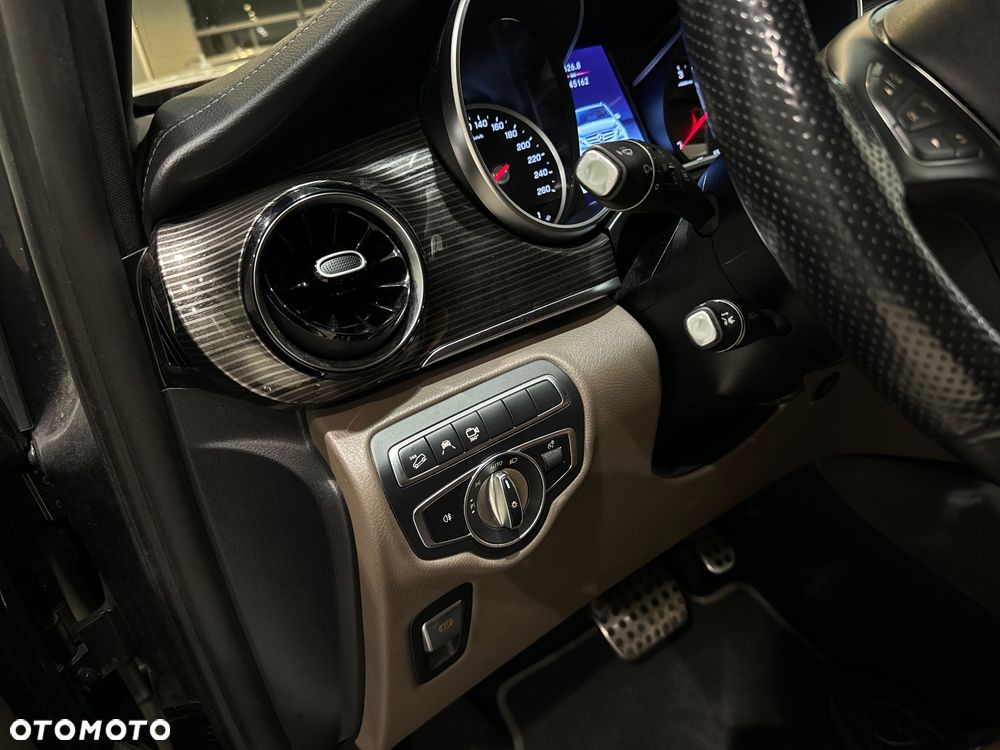 Mercedes-Benz Klasa V 300 d 4-Matic Exclusive 9G-Tronic (d³ugi) - 26