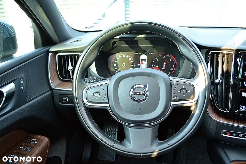 Volvo XC 60 D4 Geartronic Summum - 17