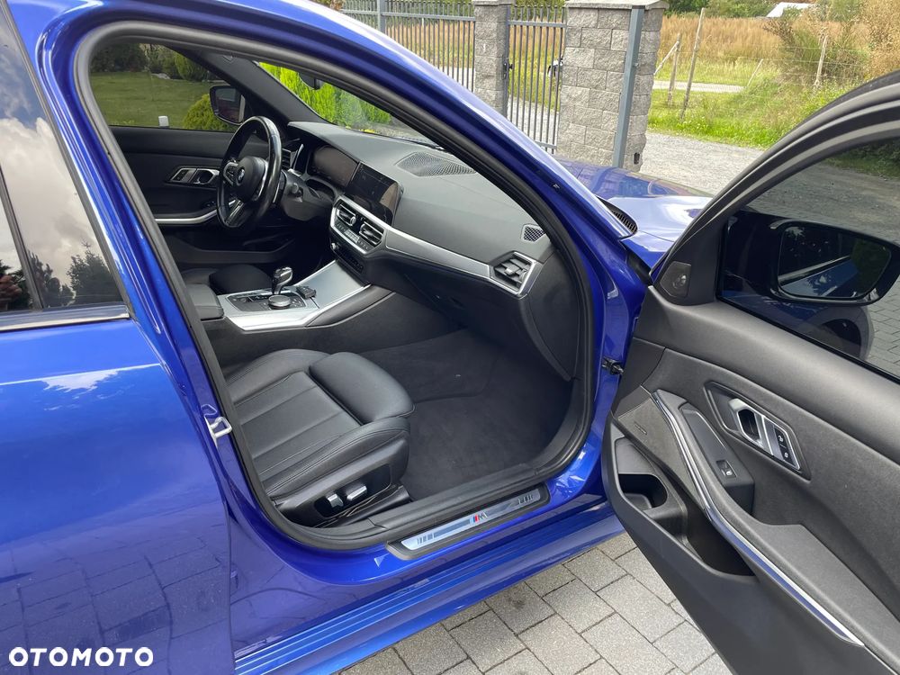BMW Seria 3 330i xDrive M Sport sport - 9