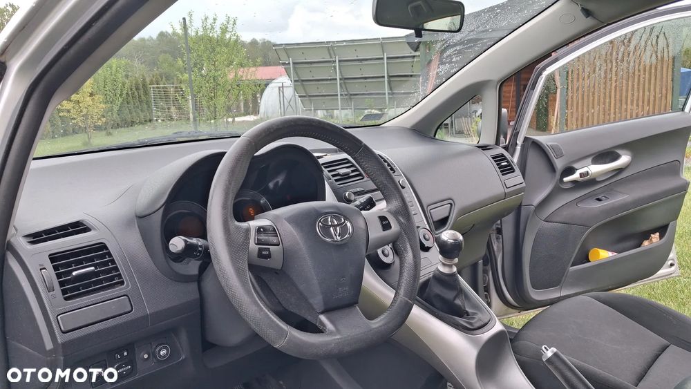 Toyota Auris 1.6 Sol - 4