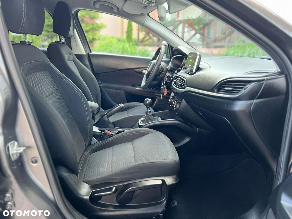 Fiat Tipo 1.4 16v Lounge EU6d - 10