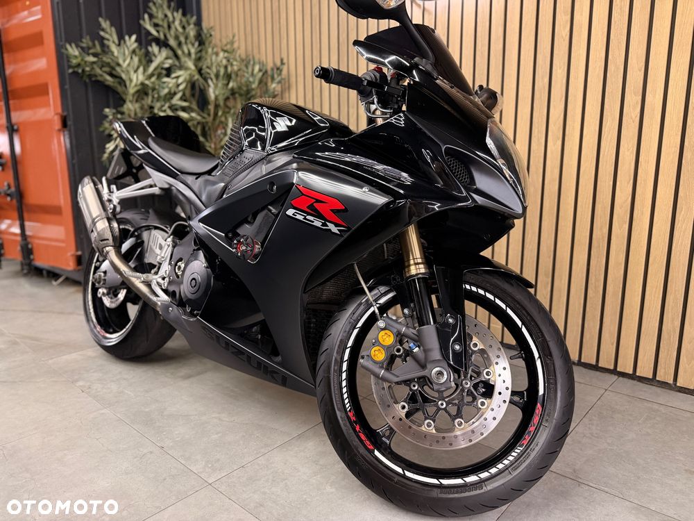 Suzuki GSX-R - 1