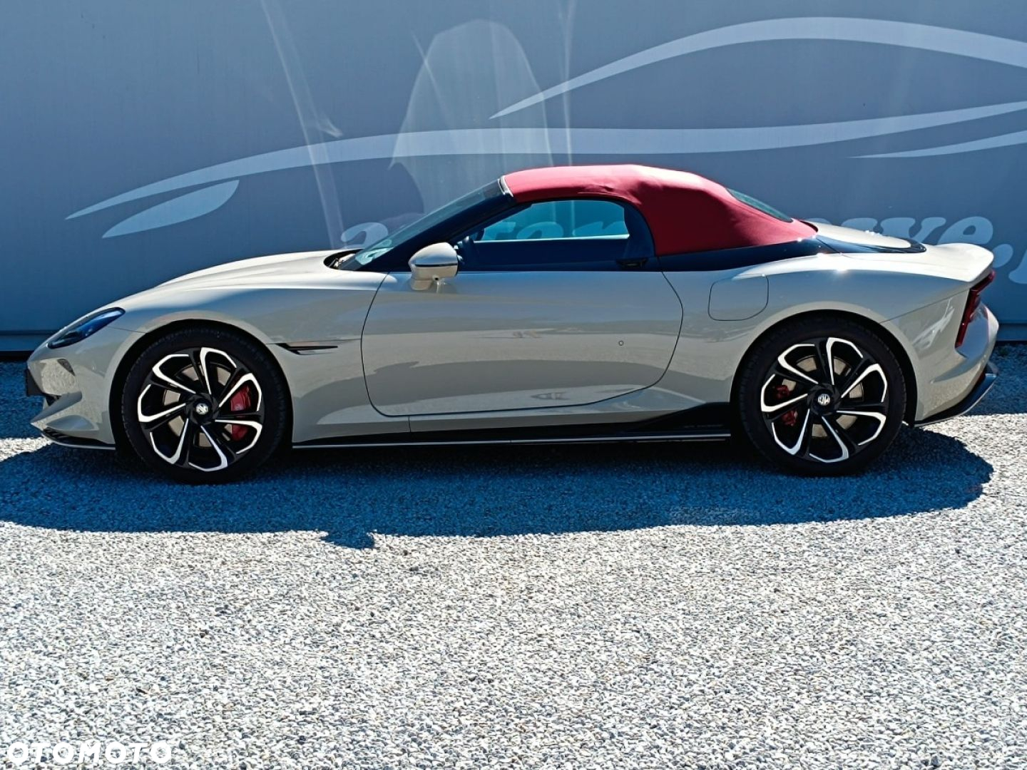 MG Cyberster 77kWh AWD Czerwony Dach - 34