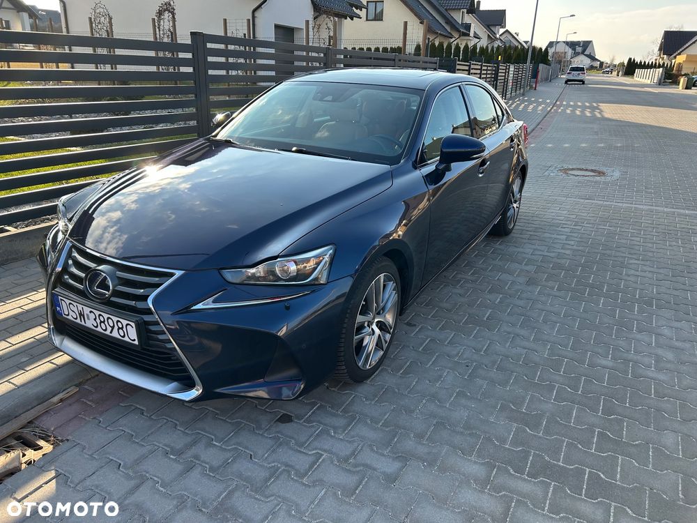 Lexus IS - 1