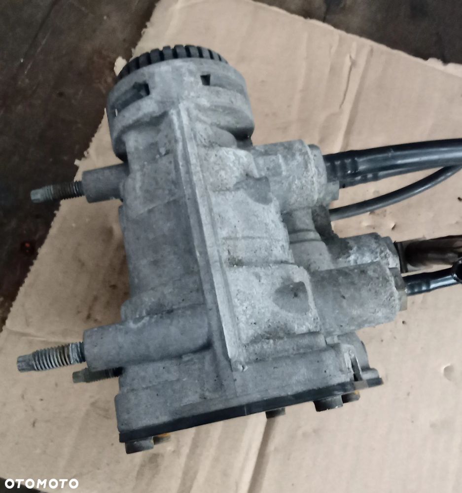 Zawór modulator EBS DAF XF lift 2021r. 1747137 - 2
