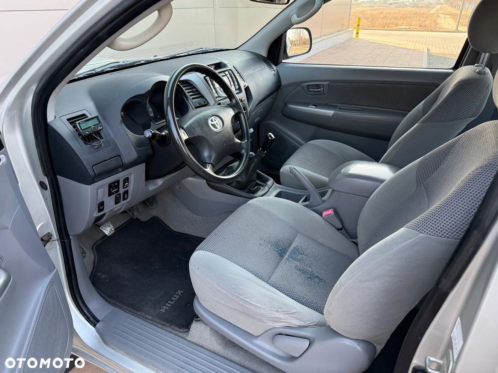 Toyota Hilux - 8