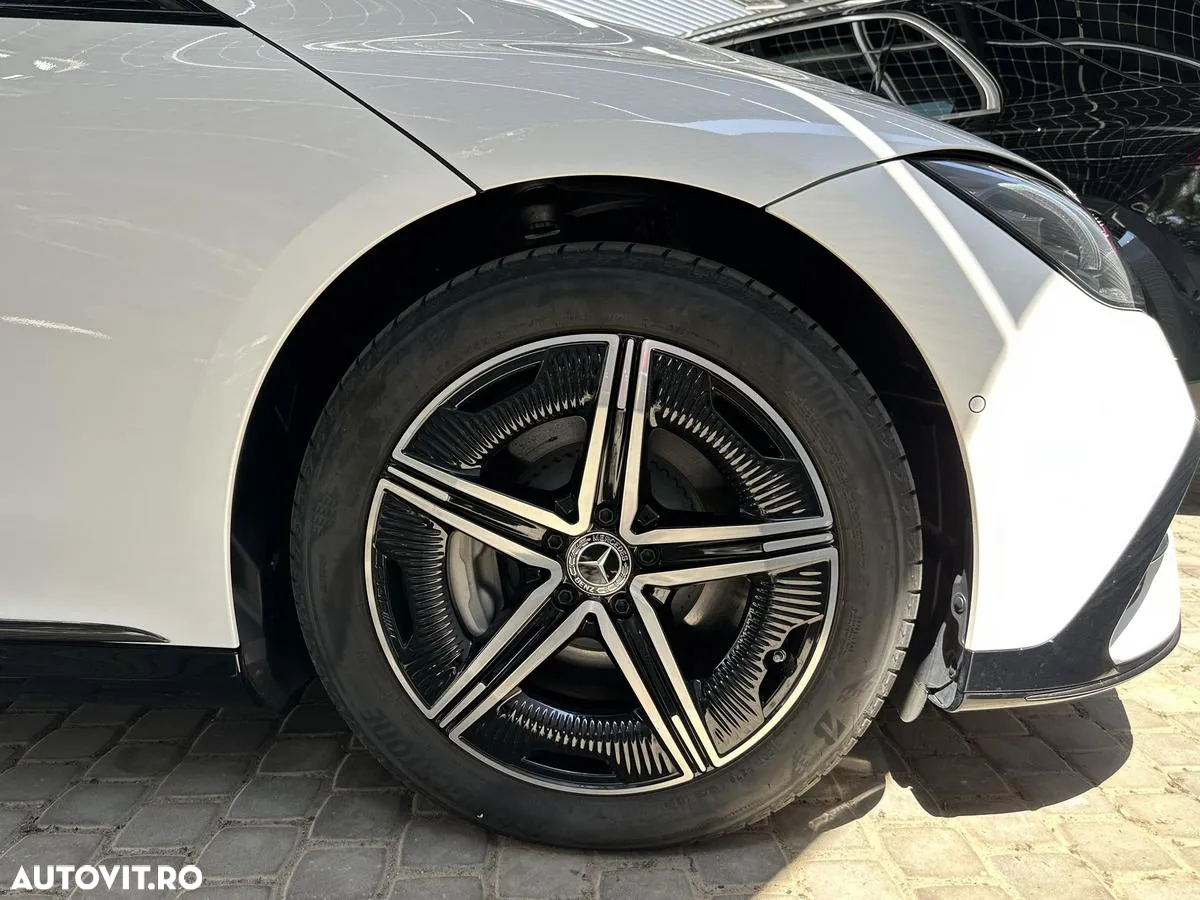 Mercedes-Benz EQE 350+ - 17