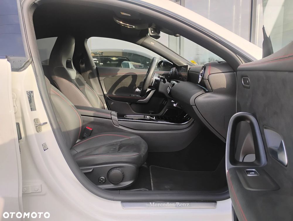 Mercedes-Benz CLA 180 mHEV AMG Line 7G-DCT - 15