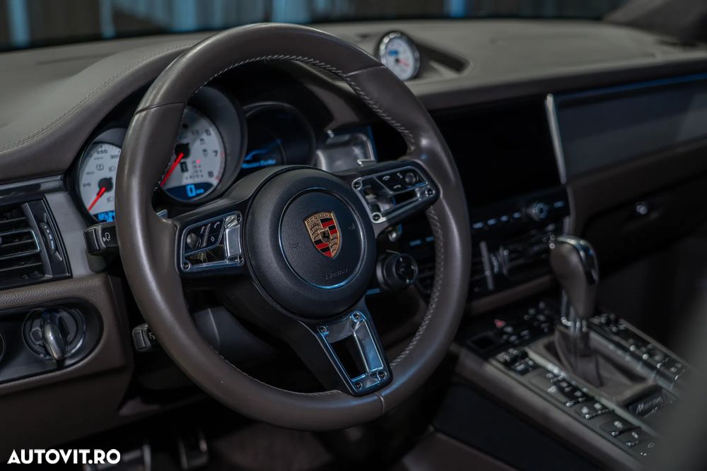 Porsche Macan Turbo PDK - 21