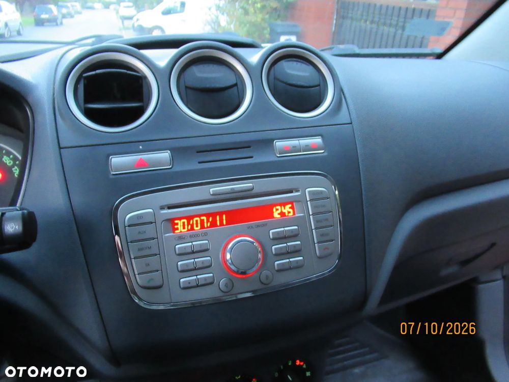 Ford Transit Connect - 13