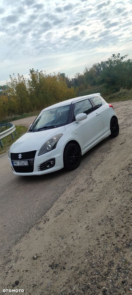 Suzuki Swift 2013 photo 2
