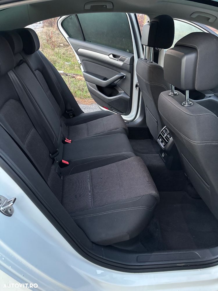 Volkswagen Passat 2.0 TDI DSG Highline - 16