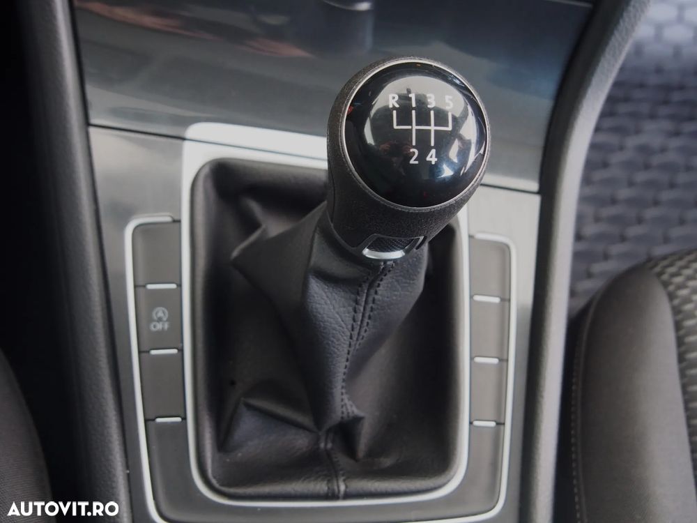 Volkswagen Golf 1.6 TDI Trendline - 12