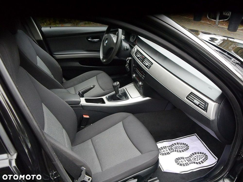 BMW Seria 3 320i - 21