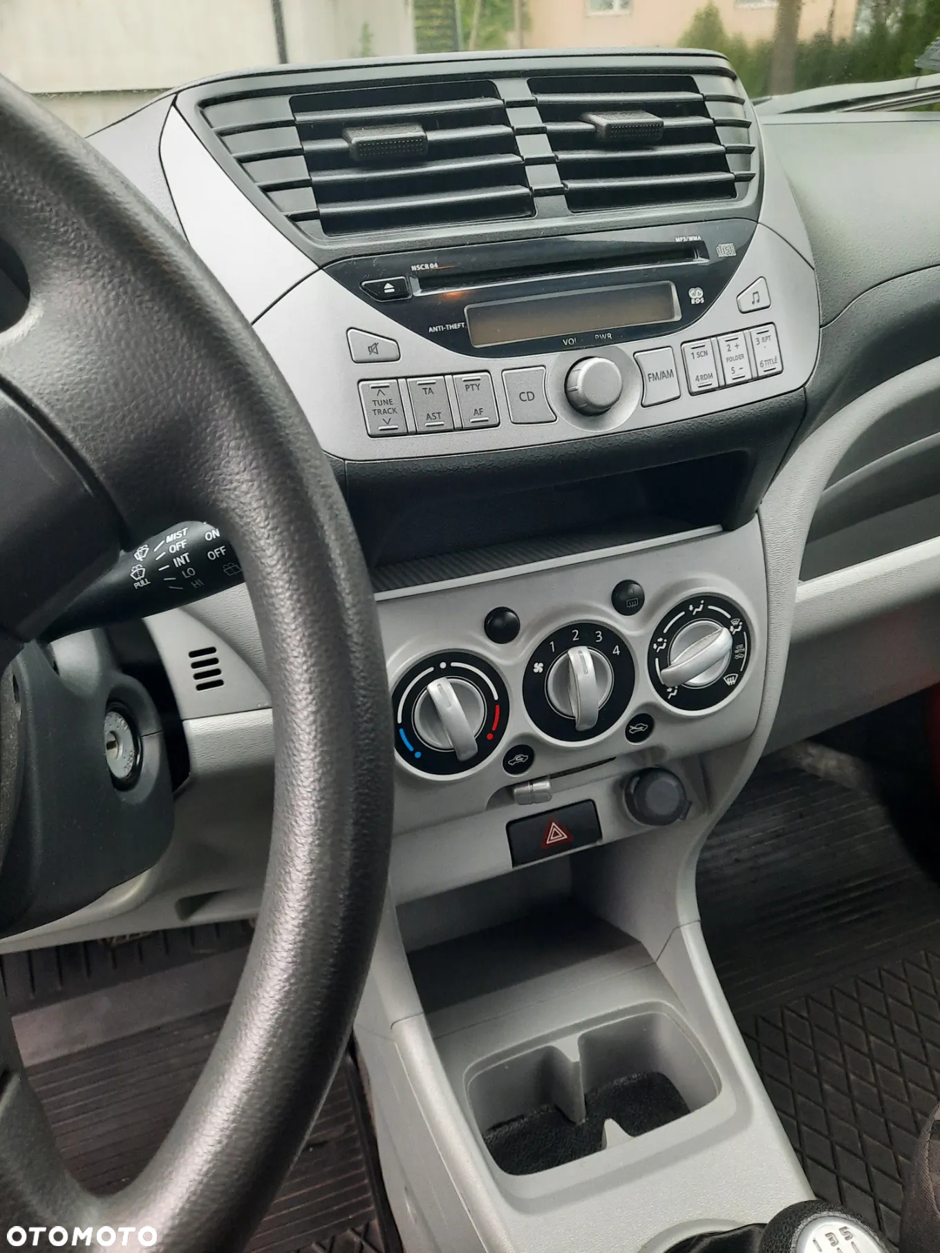Nissan Pixo 1.0 Visia - 11