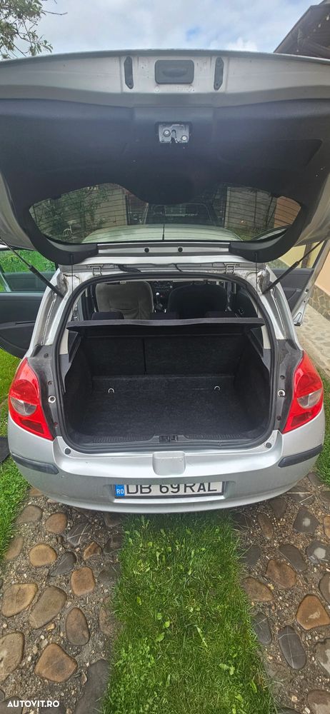Renault Clio III 1.4 Dynamique - 14