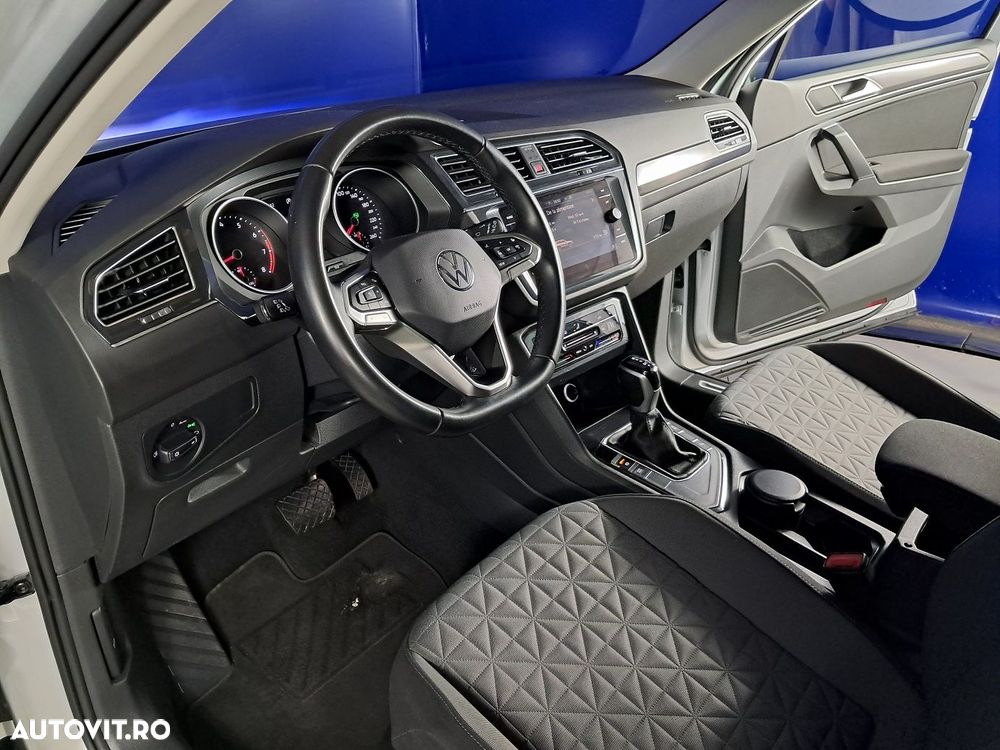 Volkswagen Tiguan - 10