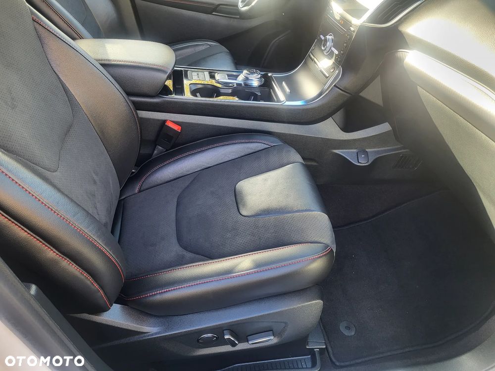 Ford Edge 2.0 EcoBlue Twin-Turbo 4WD ST-Line - 24