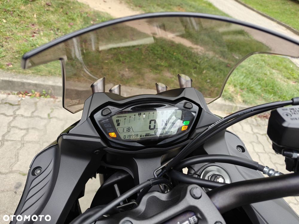 Suzuki GSX 1000 - 3