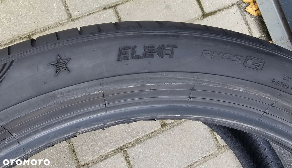 Pirelli P Zero 275/40R22 107 Y - 5