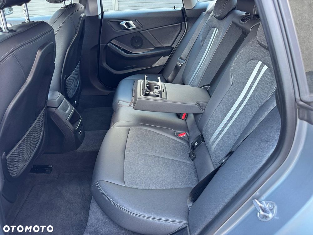 BMW Seria 2 220i Advantage sport - 34