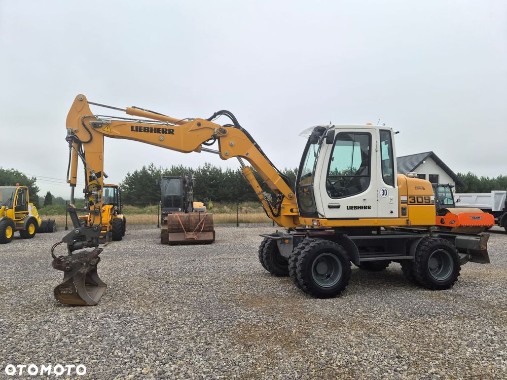 Liebherr A 309 Litronic - 13