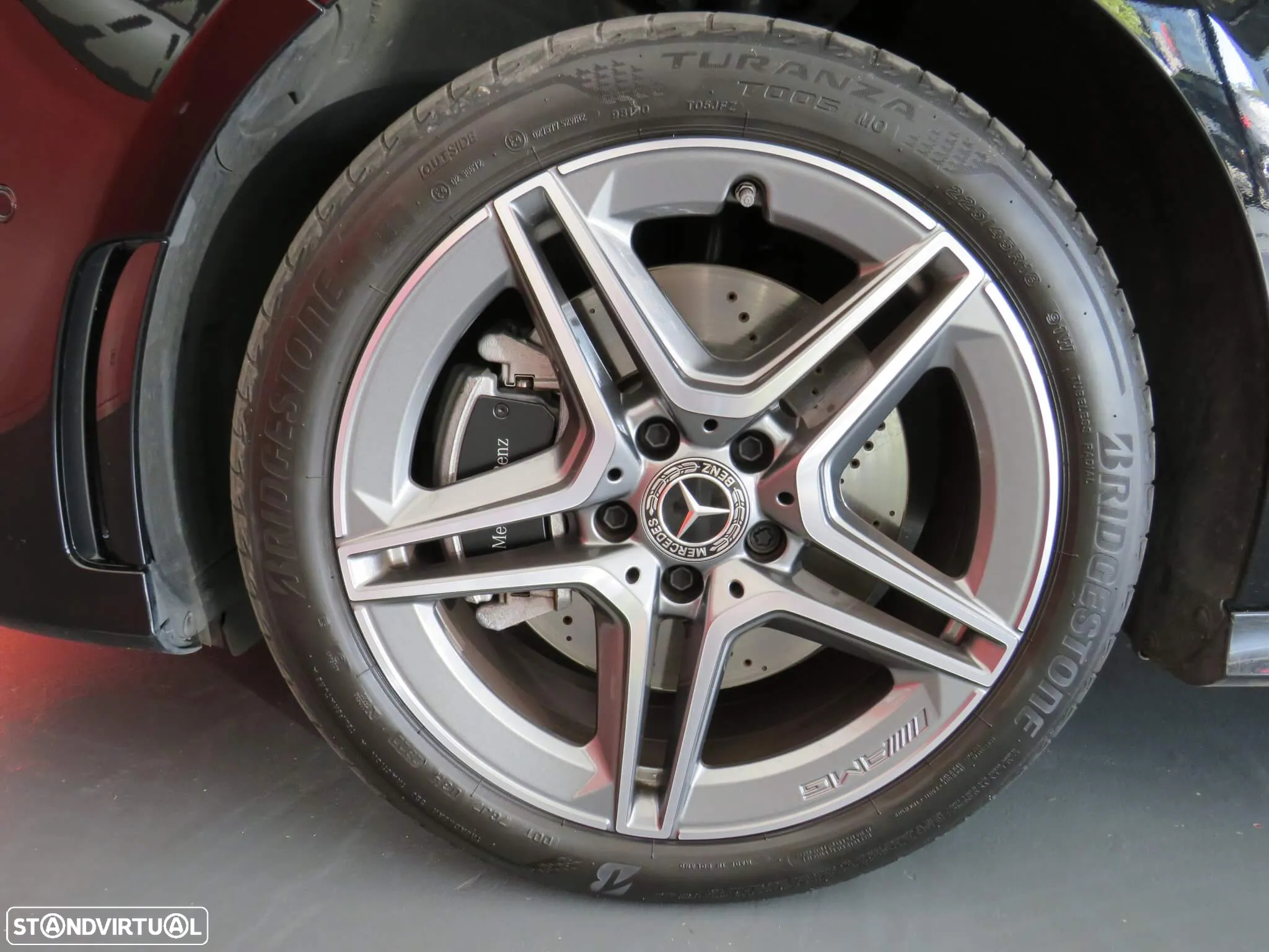 Mercedes-Benz A 250 Limousine e AMG Line - 13