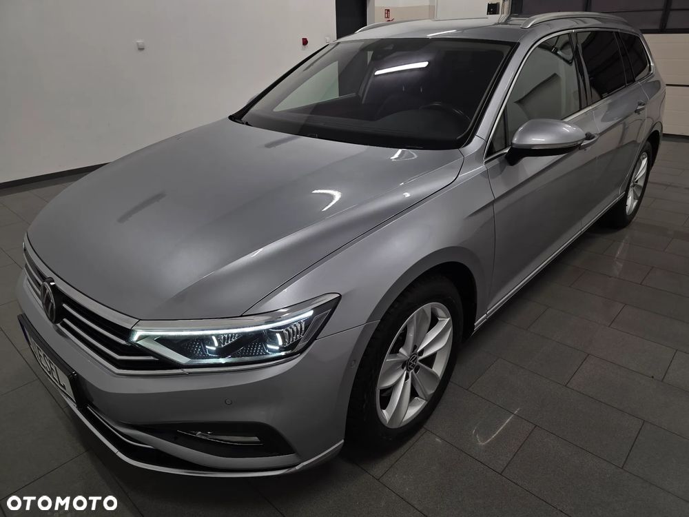 Volkswagen Passat - 33