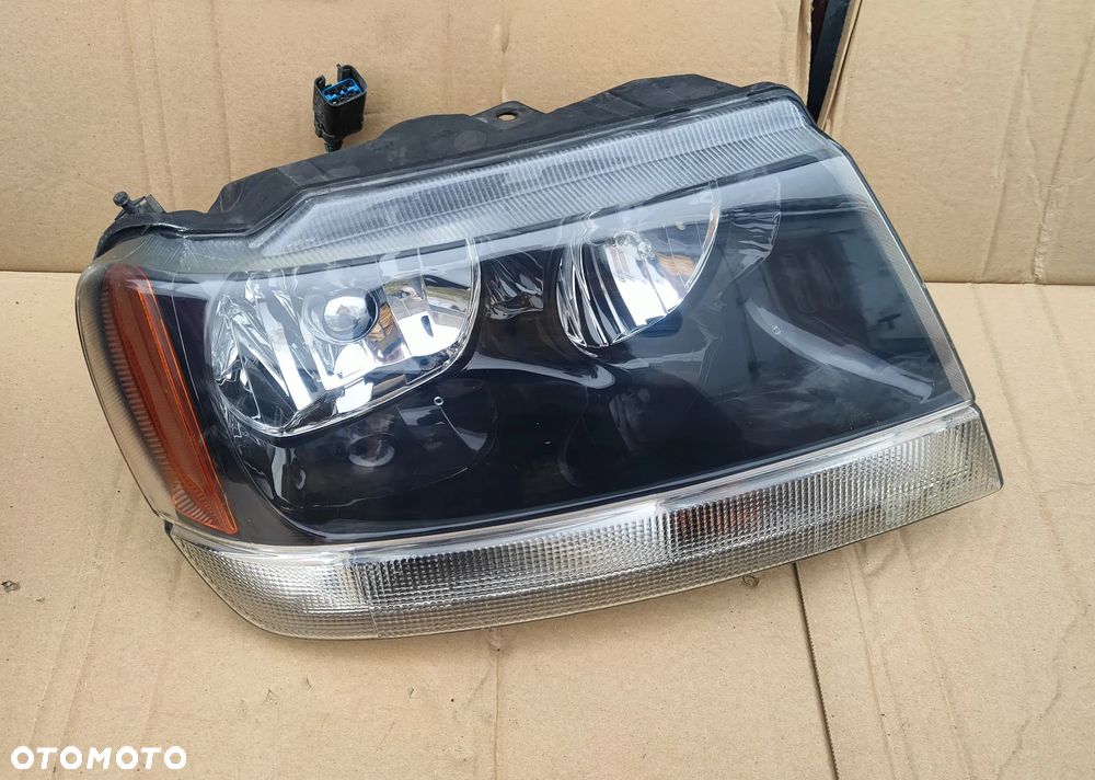 Reflektor prawy Lampa prawa Jeep Grand Cherokee WJ 1999- Czarna - 2