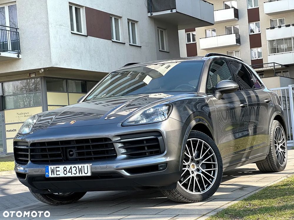 Porsche Cayenne - 1