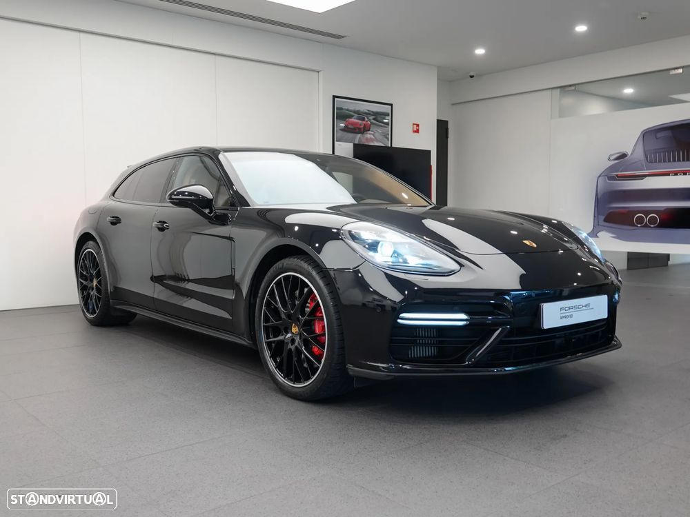 Porsche Panamera Sport Turismo Turbo - 1