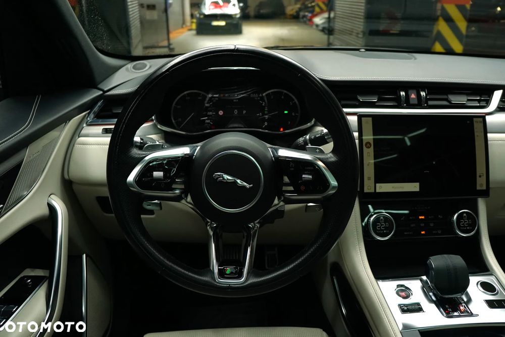 Jaguar F-Pace 2.0 P250 mHEV AWD R-Dynamic Black - 24