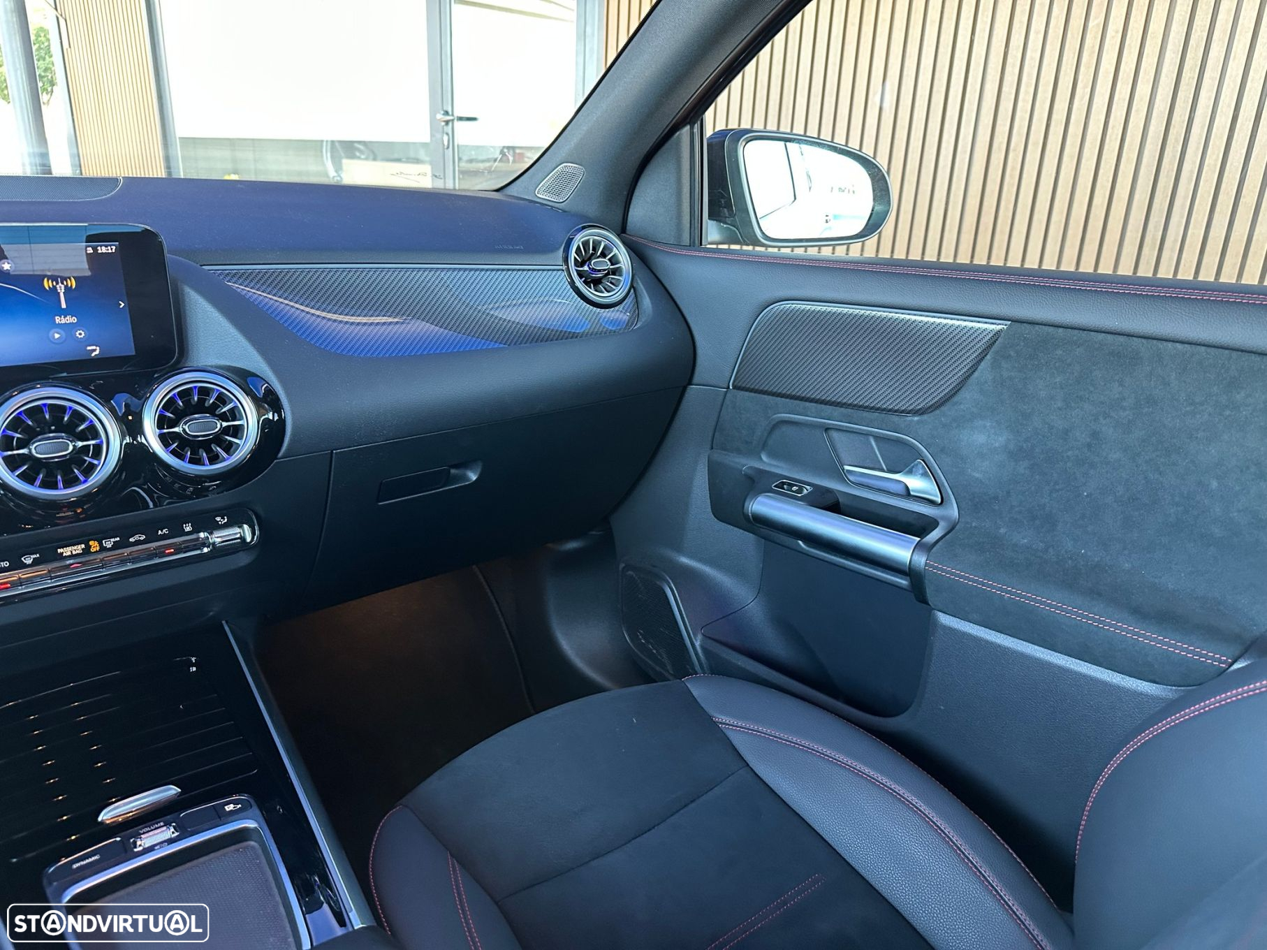 Mercedes-Benz GLA 250 e AMG Line - 41
