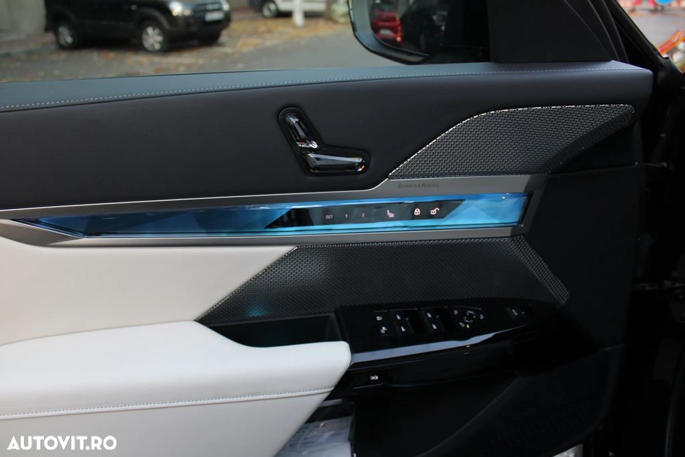 BMW Seria 7 740d xDrive MHEV - 22