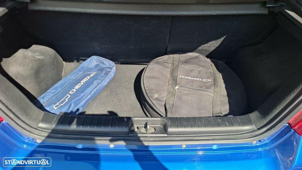 Chevrolet Aveo ver-1-2-16v-confort - 9