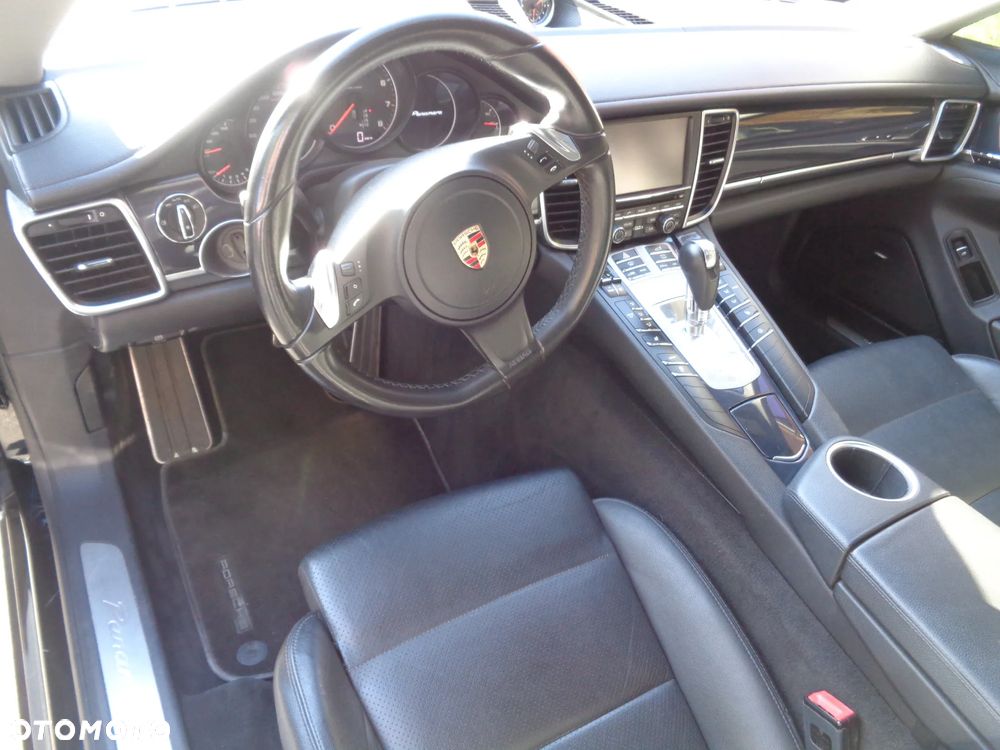 Porsche Panamera 4 - 17