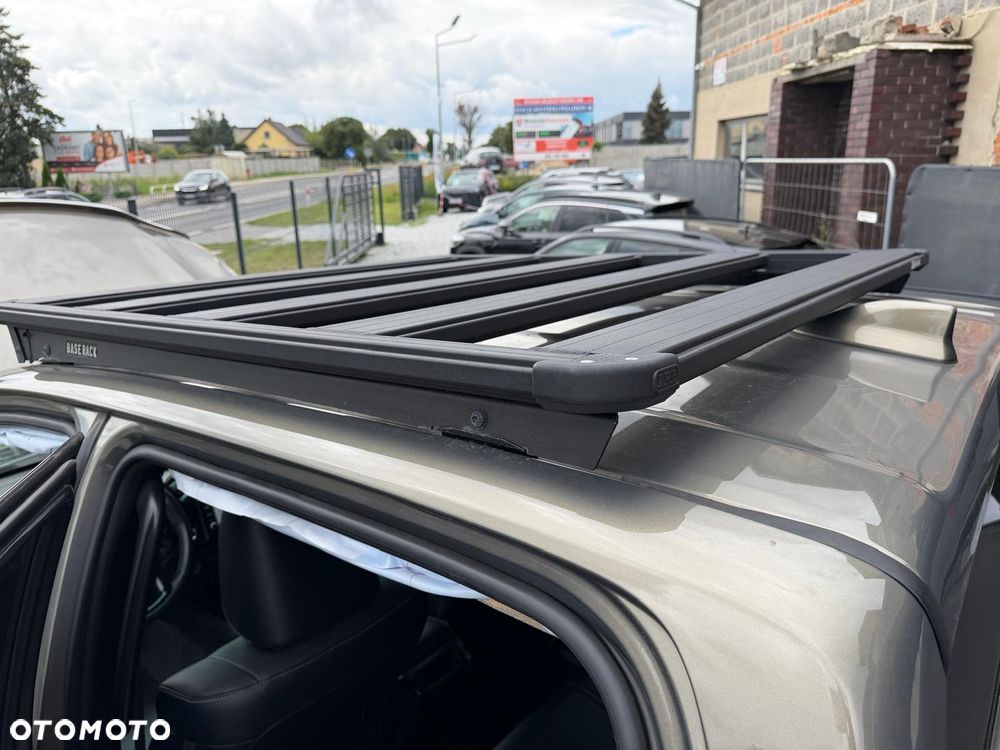 Toyota Hilux 2.8 D-4D Double Cab Invincible Sport 4x4 - 26