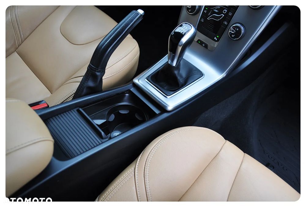 Volvo V40 T3 Inscription - 30