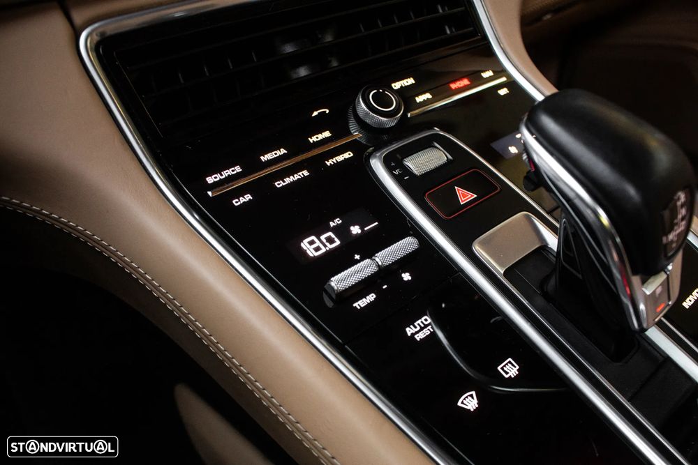 Porsche Panamera 4 E-Hybrid - 23