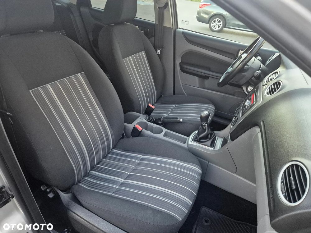 Ford Focus 1.6 Ti-VCT Silver Magic - 24
