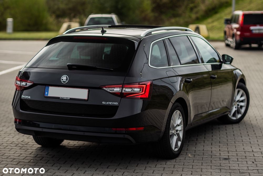 Skoda Superb 2.0 TDI Premium Edition - 19