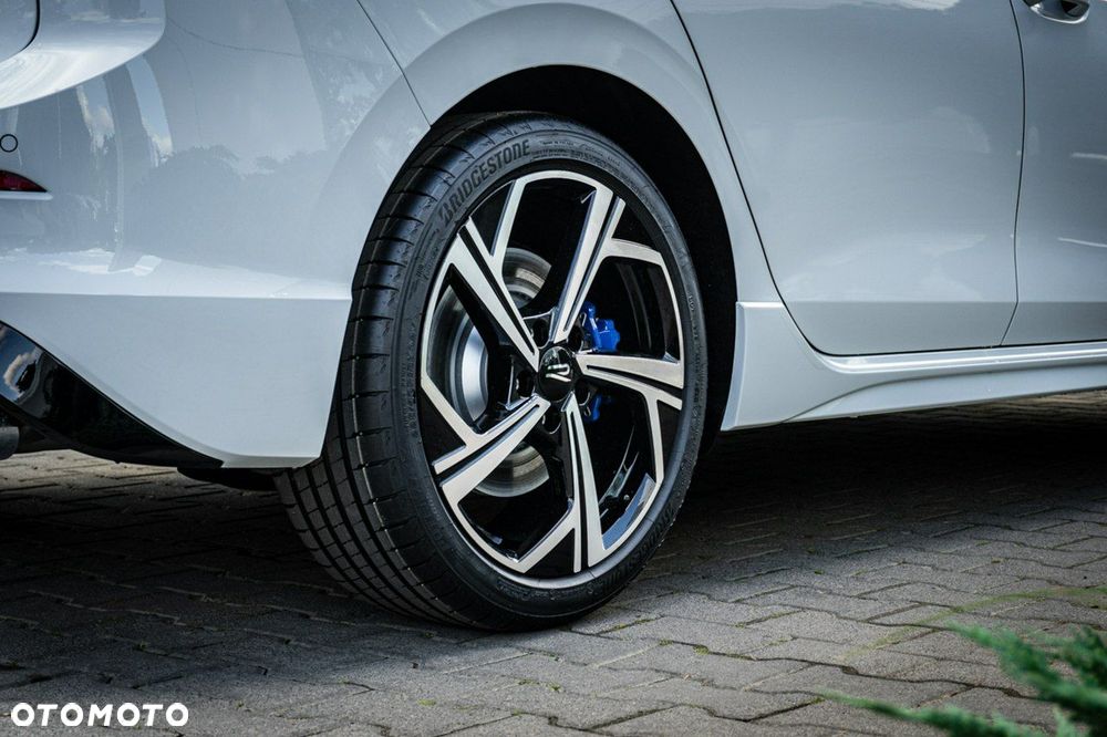 Volkswagen Golf - 21