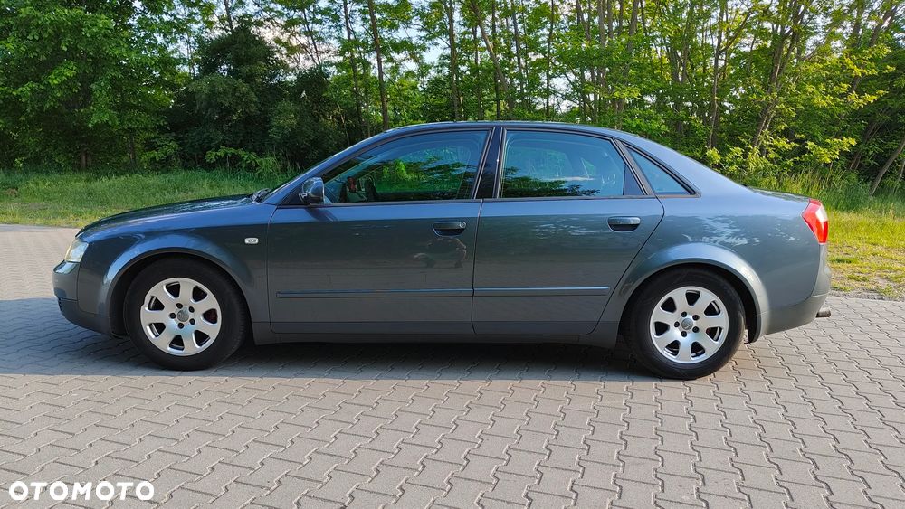 Audi A4 Limousine - 4
