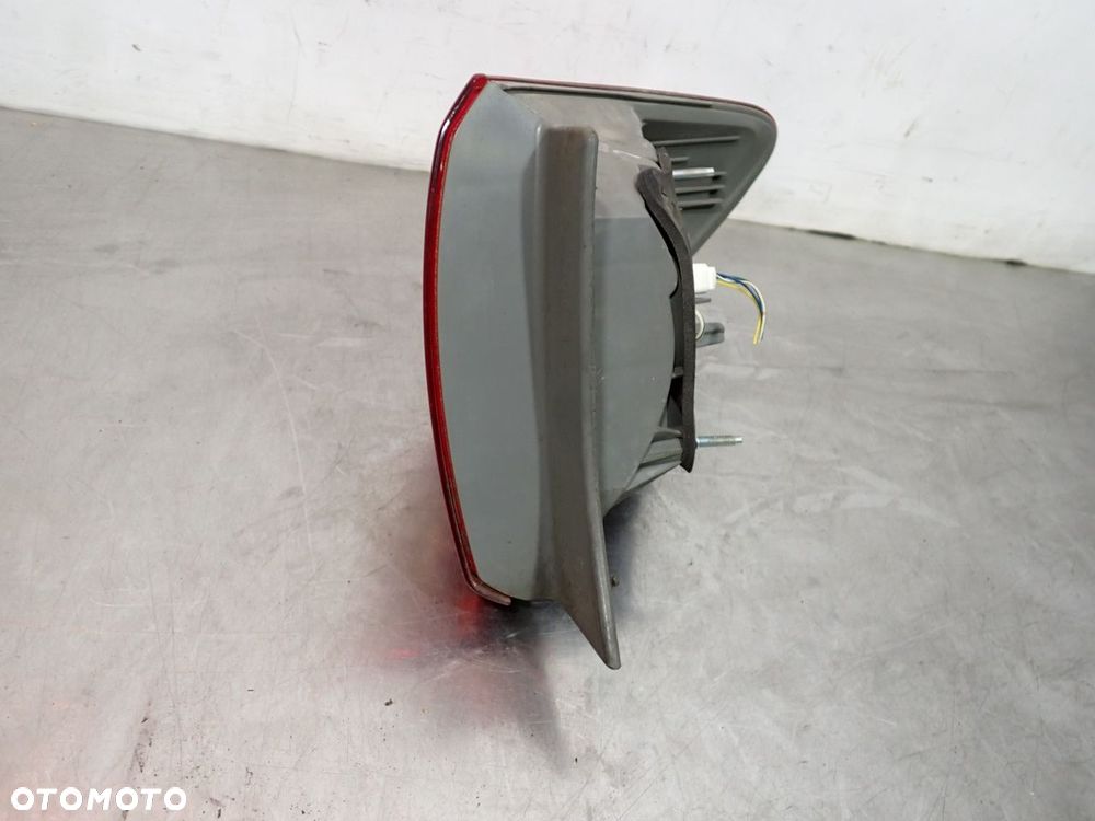 LAMPA LEWA TYLNA TOYOTA COROLLA E15 - 5