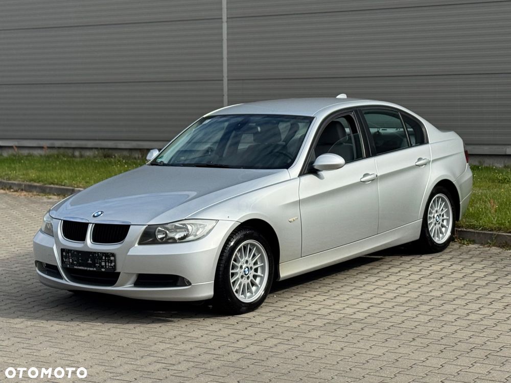 BMW Seria 3 318i - 5