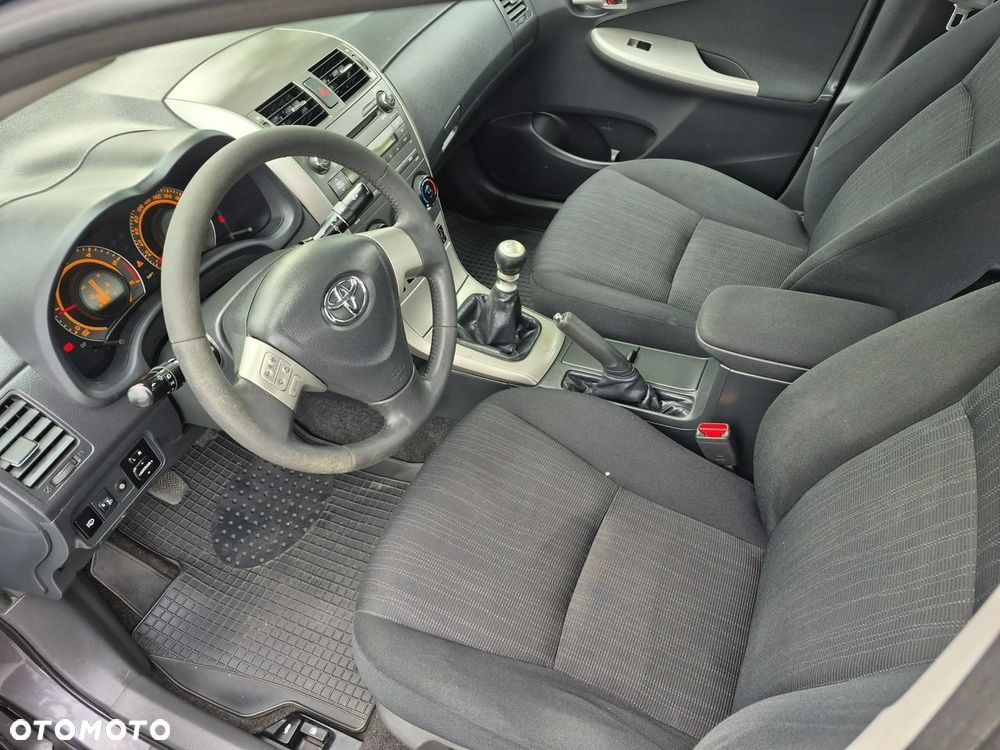 Toyota Corolla - 9
